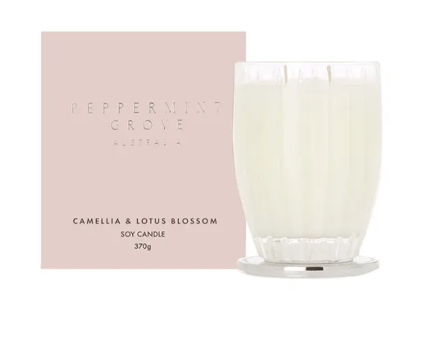 Camellia & Lotus Blossom Lare Candle 370g