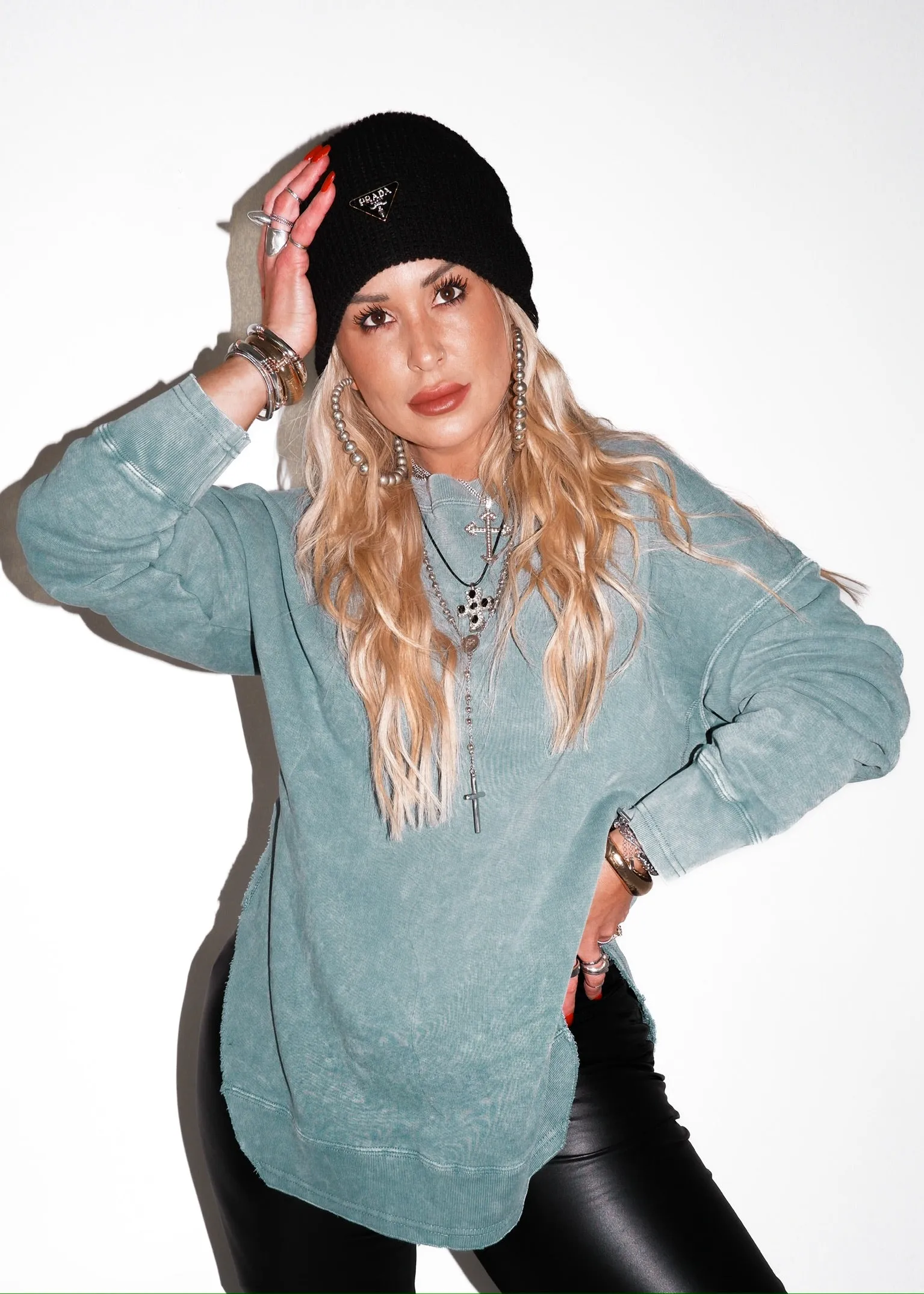 FEEL GOOD SIDE SLIT SWEATSHIRT