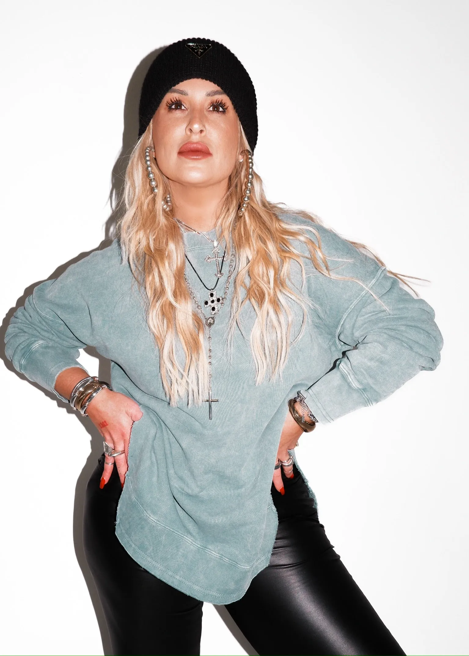 FEEL GOOD SIDE SLIT SWEATSHIRT